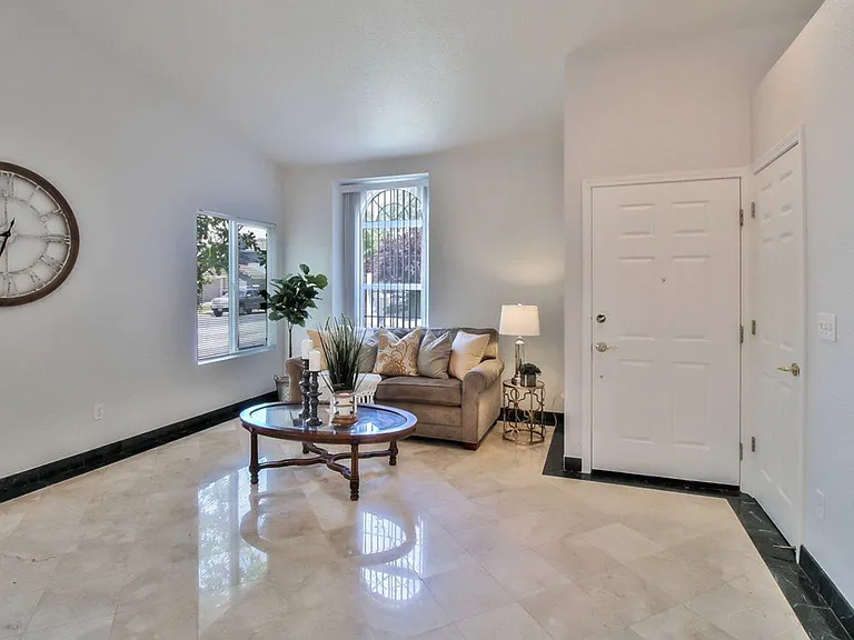 4522 Peacock Ct — Photo 3