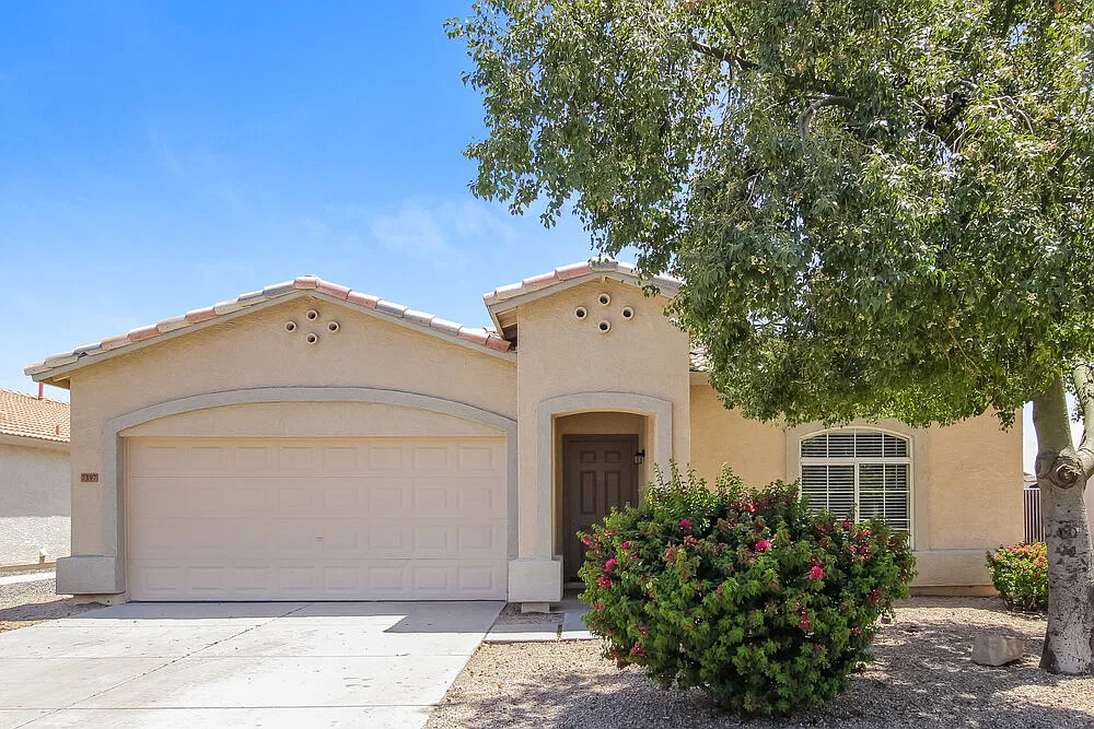 3 bed, 2.0 bath, 1451 sqft, $2,020 — Photo 1