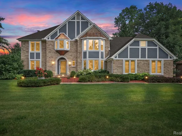 1626 Redbud Dr, Troy, MI 48098