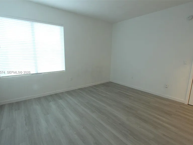 1115 Euclid Ave #17 — Photo 2