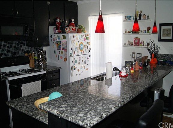 4th image of 2841 S Fairview St Unit B
