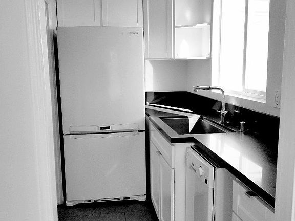 3rd image of 5233 1/2 W 20th St
