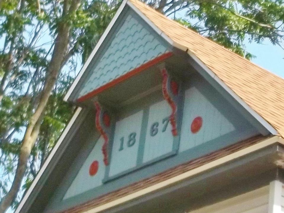 front gable with date homes was built