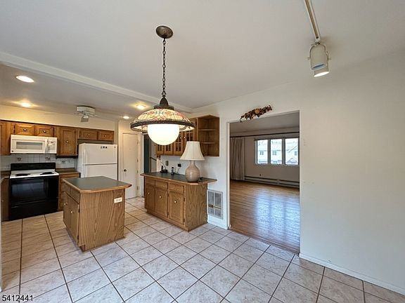 4th image of 11 Adelphi Trl