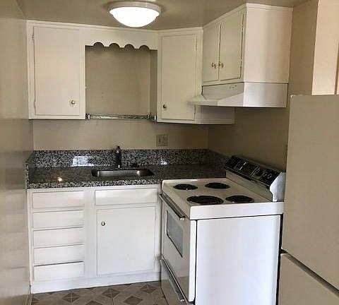 5th image of 523 Walker Dr APT 15