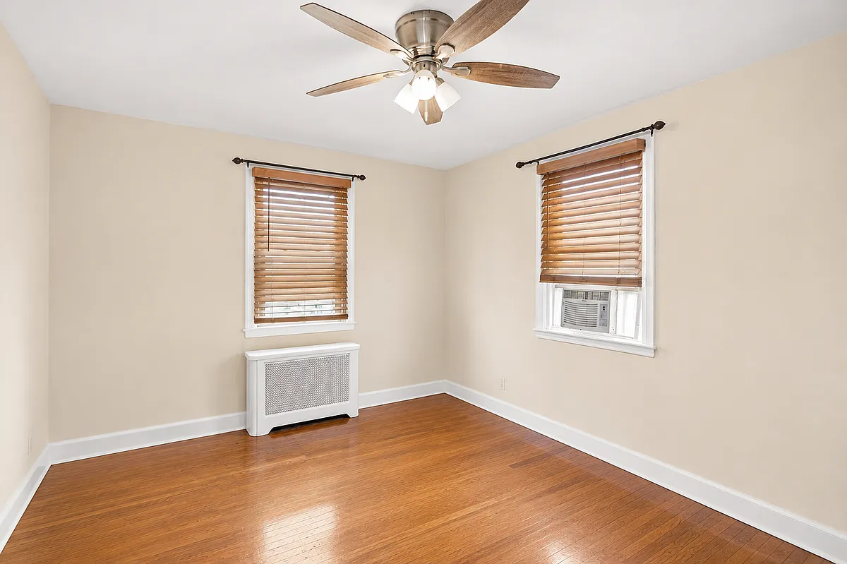 1615 E McPherson St — Photo 1