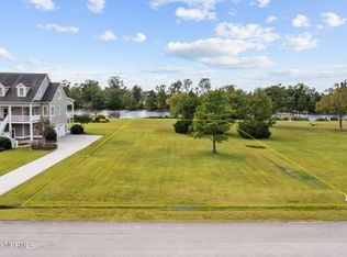 221 Gatsey Ln, Beaufort, NC 28516