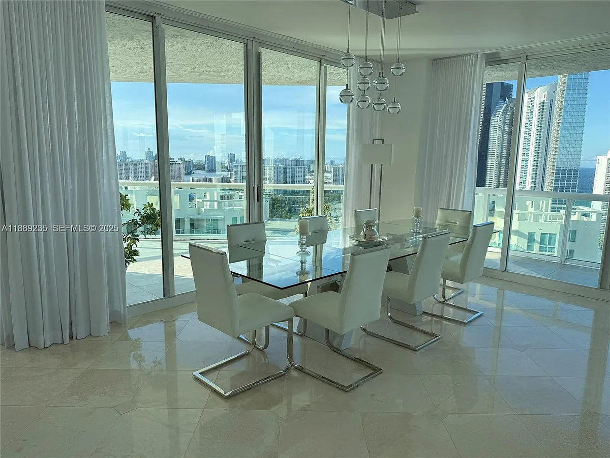 Building Photo - 16400 Collins Ave #2641
