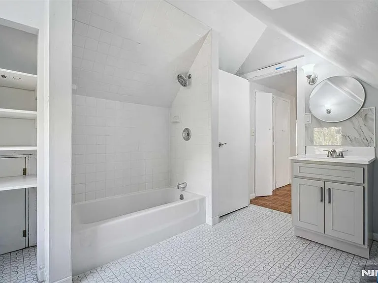137 Closter Dock Rd #2 — Photo 28