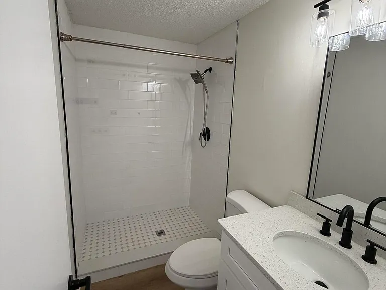 7539 Walden Rd E — Photo 9