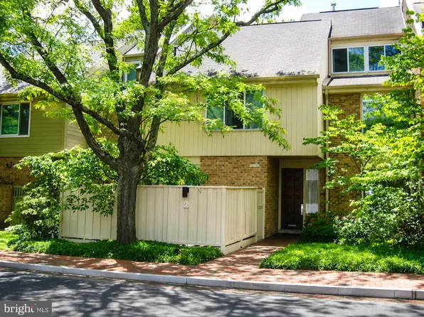 2 Roland Mews Unit R52, Baltimore, MD 21210