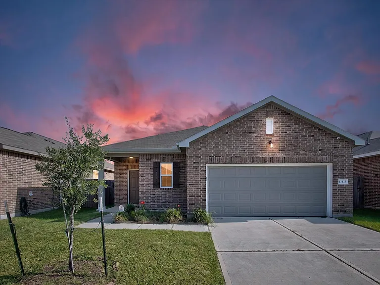 13435 Wembley Heights Dr — Photo 2
