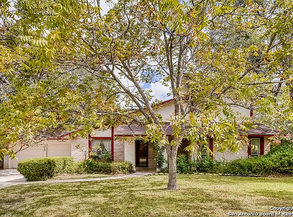 3rd image of 1519 Periwinkle Pl