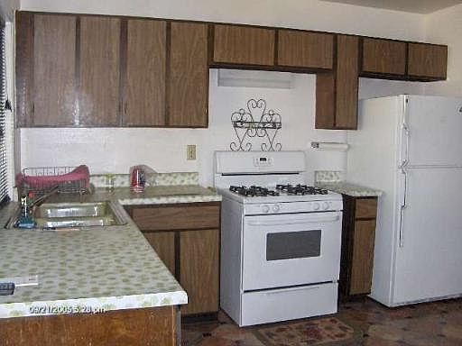 5th image of 7634 GLEN HURST DR