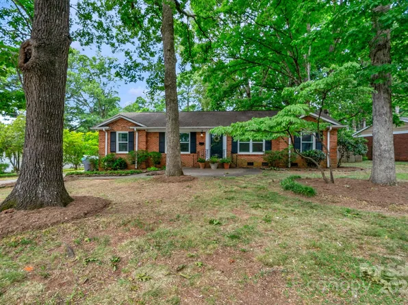 5124 Baker Dr, Charlotte, NC 28210