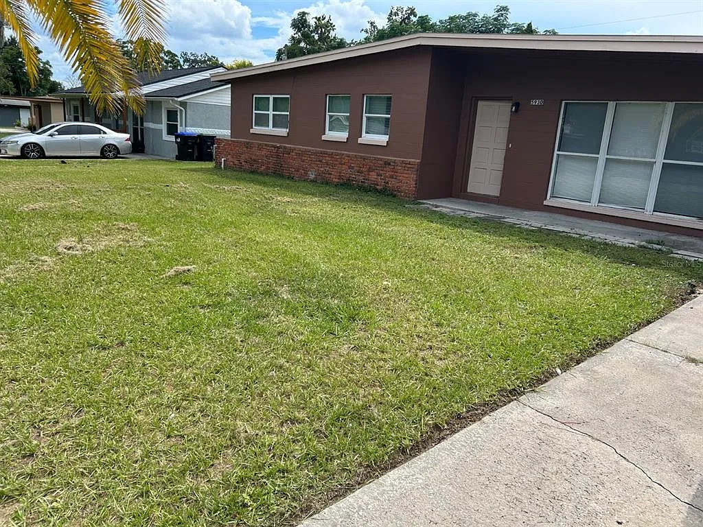 3 bed, 1.5 bath, 1094 sqft, $1,750 — Photo 2