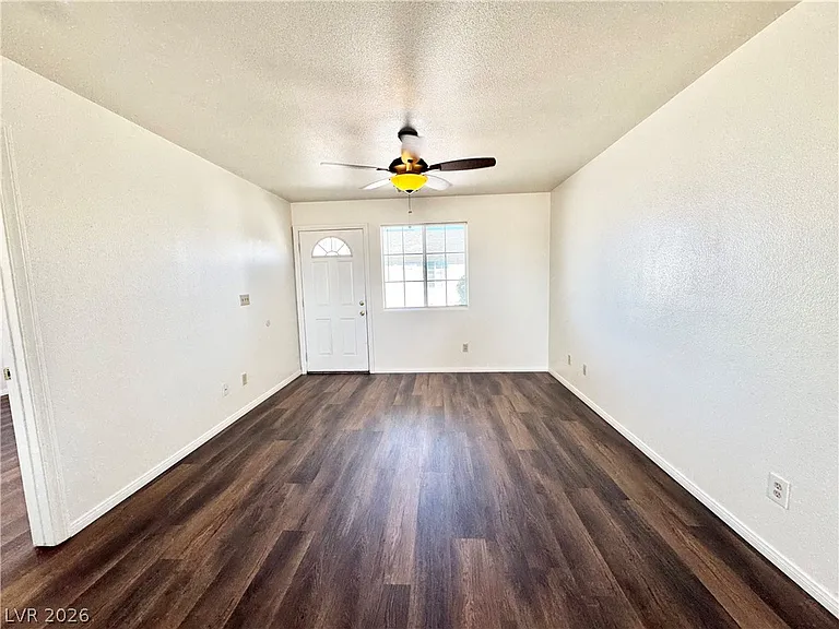 1861 Haiwee St #C — Photo 4