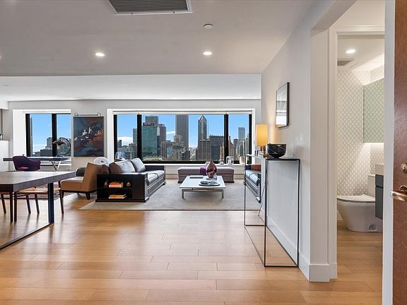 5th image of 161 E Chicago Ave APT 33C