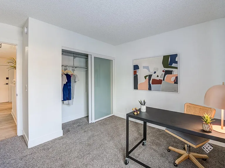 Fusion Warner Center - Bedroom