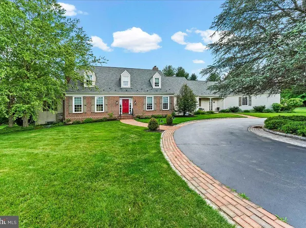 7 Bolingbroke Rd, West Chester, PA 19382