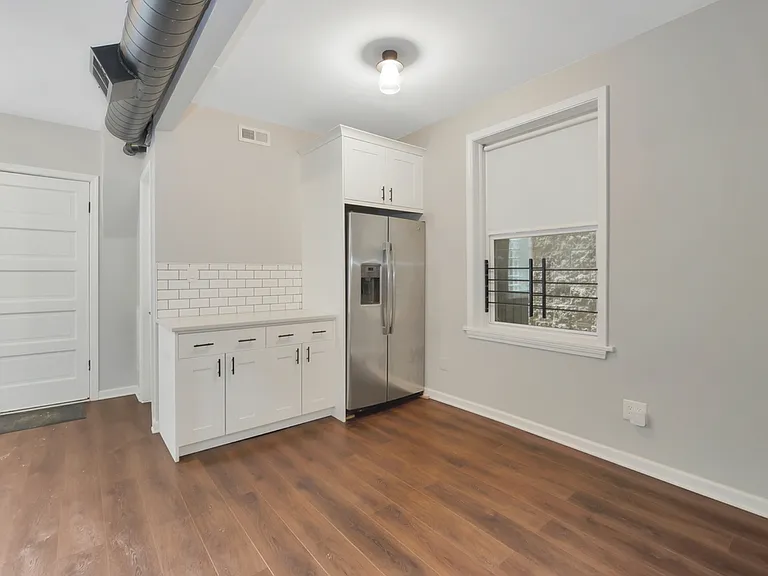1232 W Huron St — Photo 3
