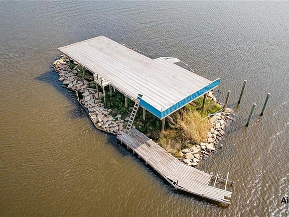 3rd image of Rock Island Of Myrtle Grv