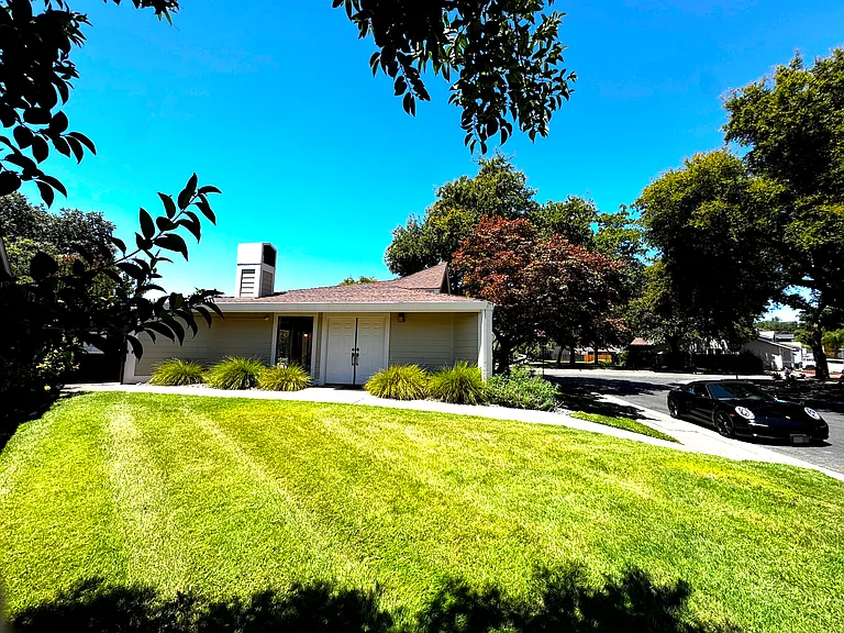 843 Falcon Way — Photo 14