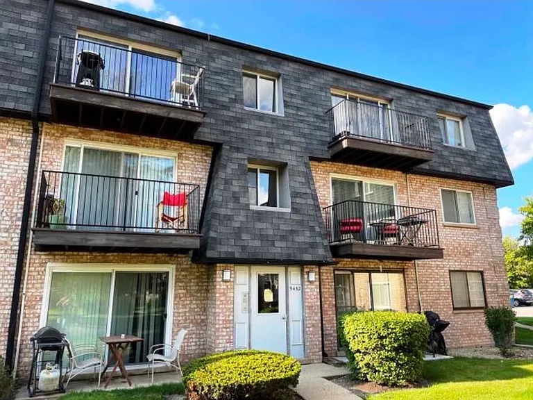 9452 Bay Colony Dr #3W — Photo 2