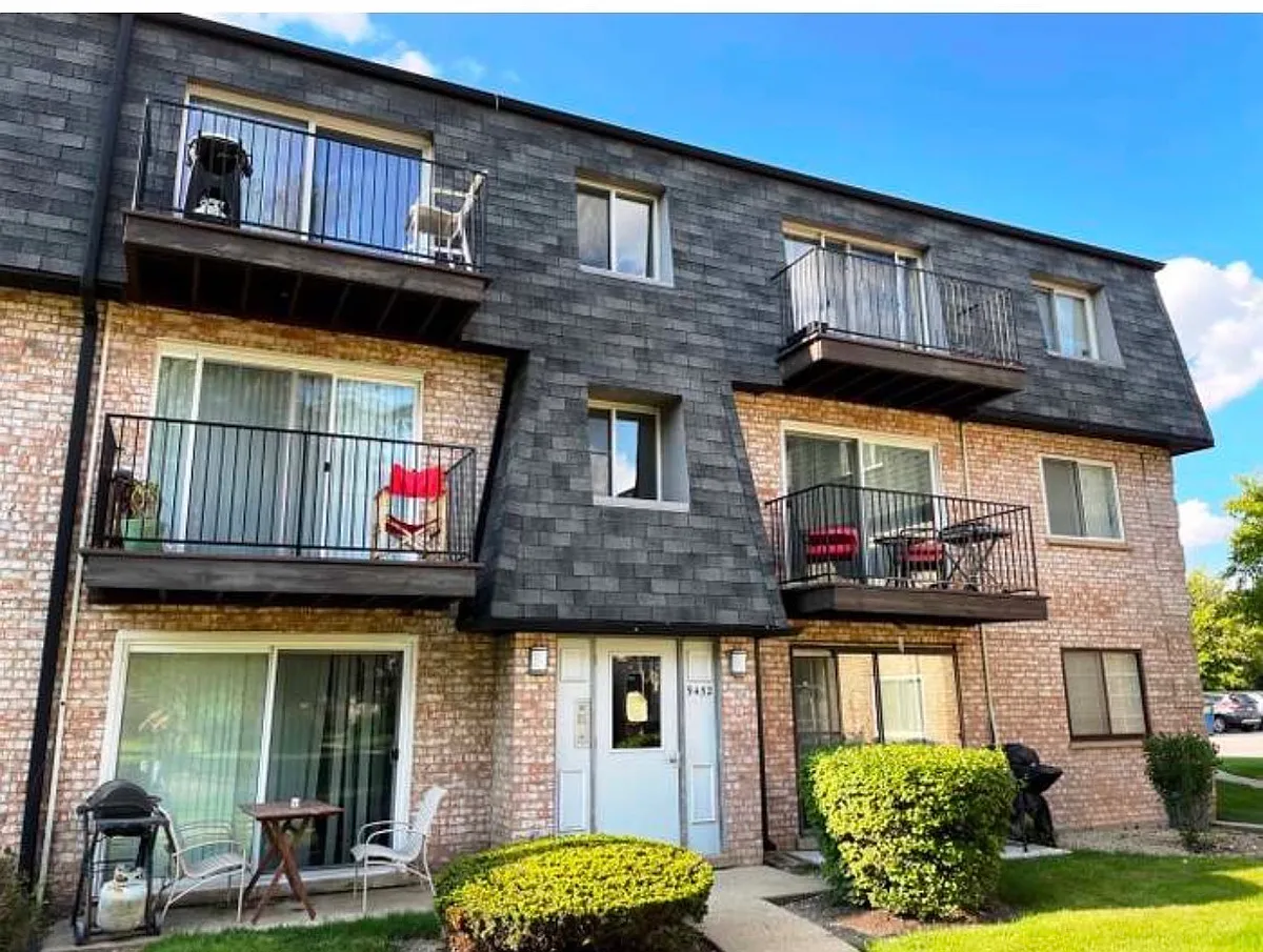 Building Photo - 9452 Bay Colony Dr #3W