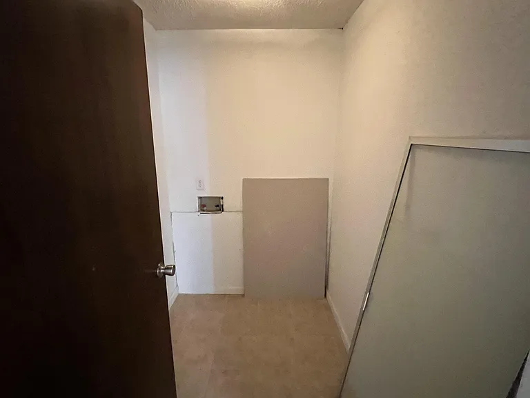 310 S Val Verde Rd — Photo 42