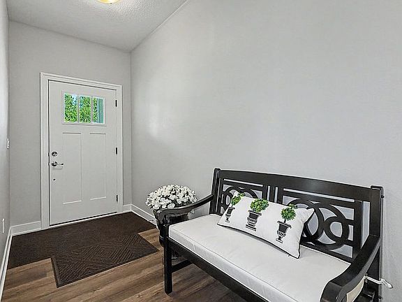 5th image of 2525 SW Vineyard Ln