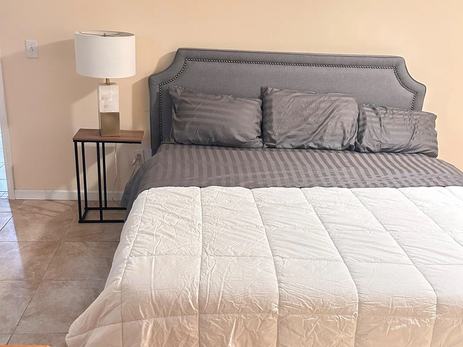 2 bed, 1.0 bath, 1200 sqft, $1,546 — Photo 1