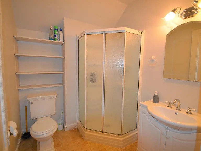 226 Broadway St #1 — Photo 11