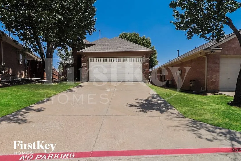 1002 Harwood Ct