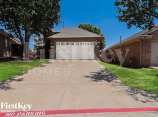 1002 Harwood Ct, Euless, TX 76039