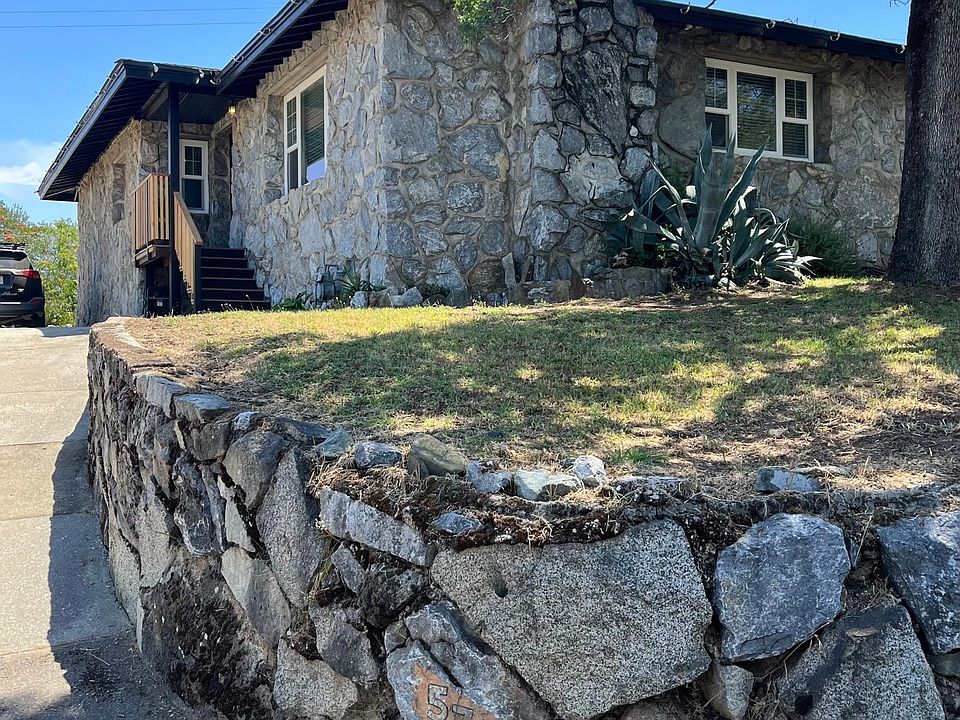 1st image of 570 Landis Cir