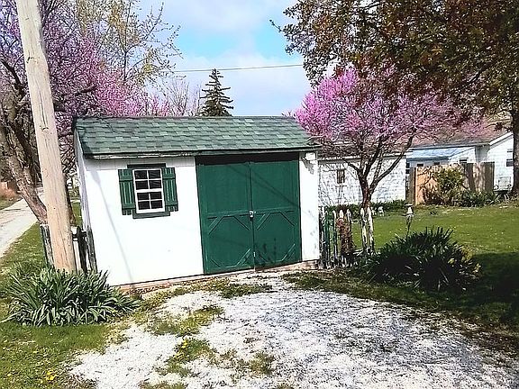 Storage shed