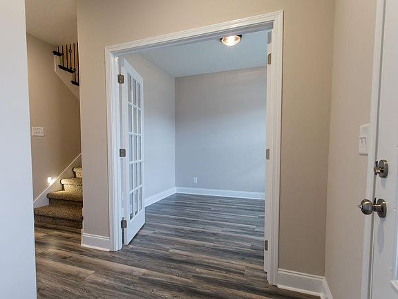 2nd image of 24 Chestnut Hl