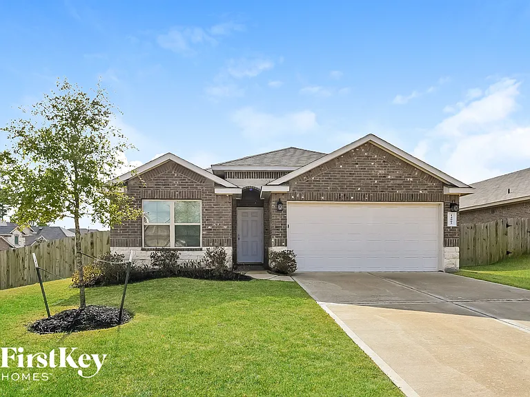 14005 Lake Crescent Dr — Photo 1