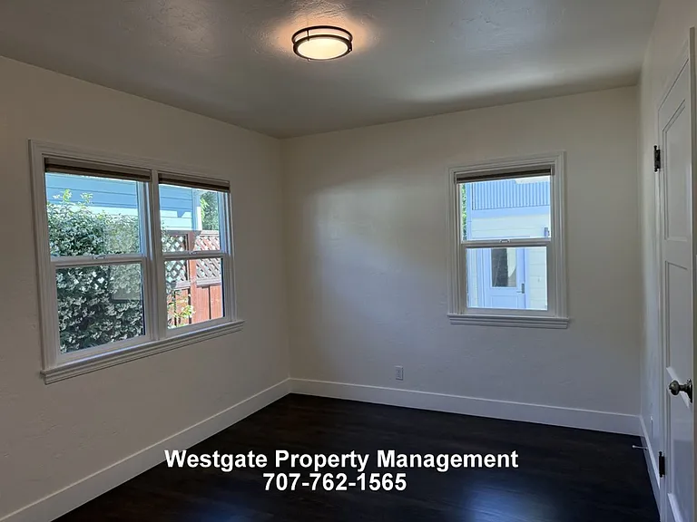 220 Payran St — Photo 31