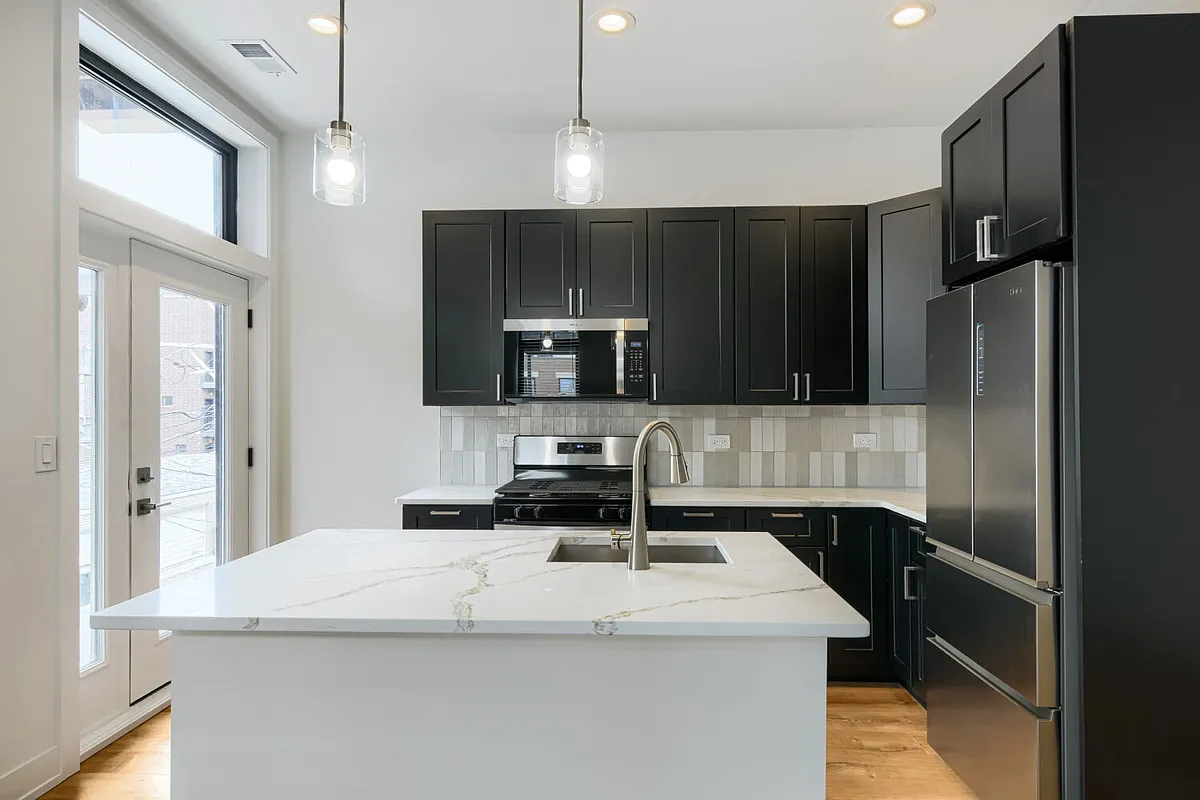 Building Photo - 1502 N Hudson Ave #1R