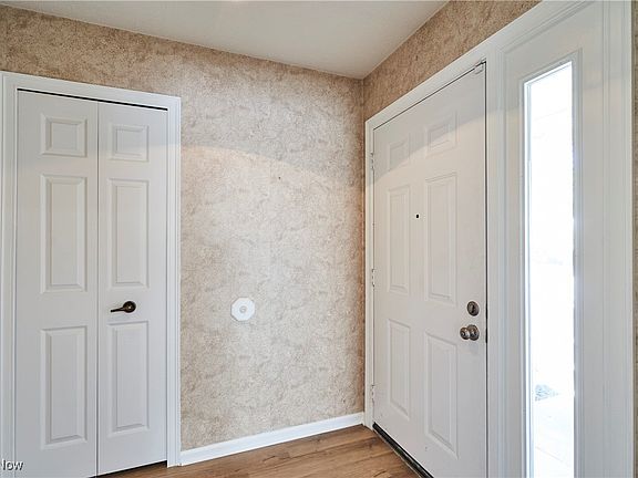 3rd image of 890 Briarcliff Ct #B