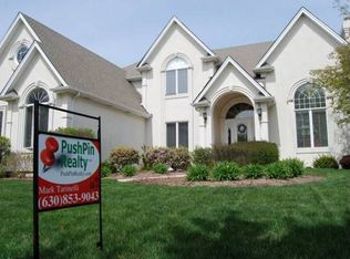 1010 Chadwick Ct, Aurora, IL 60502