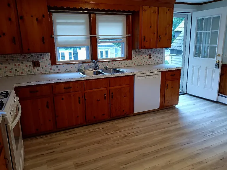 85 Webster St #2 — Photo 3