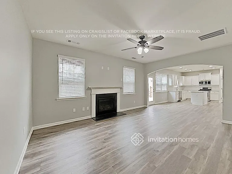 73 Windsor Way — Photo 4