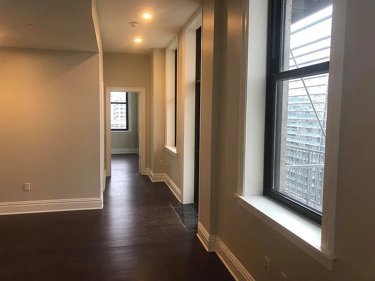 705 Olive St — Photo 7