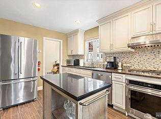 209 Westview Ave, Fort Lee, NJ