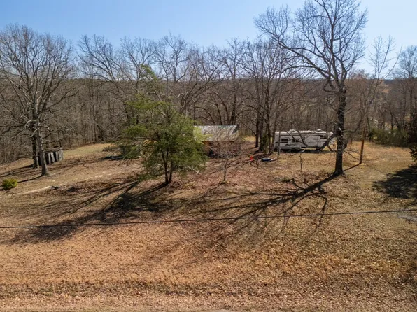 495 Cooley Ford Rd, Tennessee Ridge, TN 37178