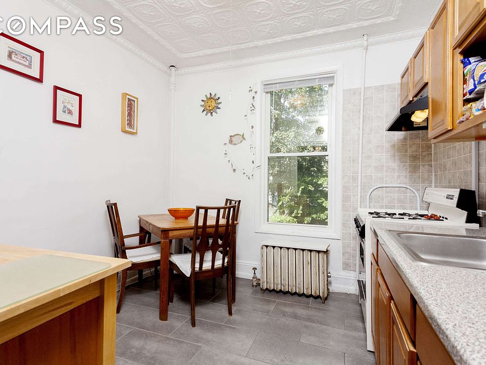 2nd image of 182 E 5th St #2