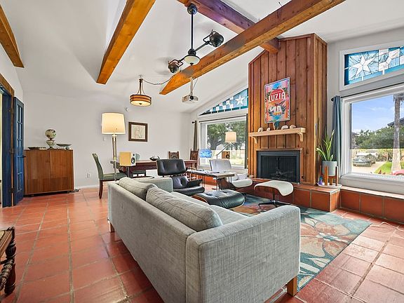 4th image of 1504 Skyline Dr